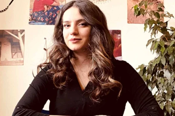 Tiyatro ciddi bir iştir ve biz bu işi yapıyoruz