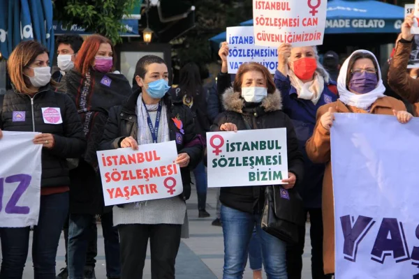 Kadınlar ‘yaşam nöbeti’nde