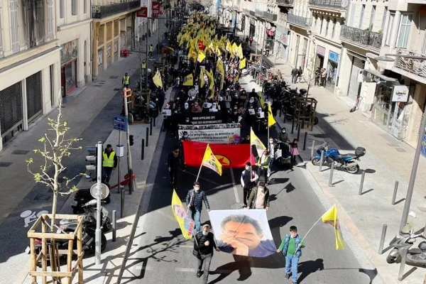 Kürtler Öcalan için alanlardaydı