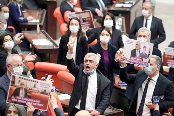 Gergerlioğlu bu iktidara ayna tutmuştur