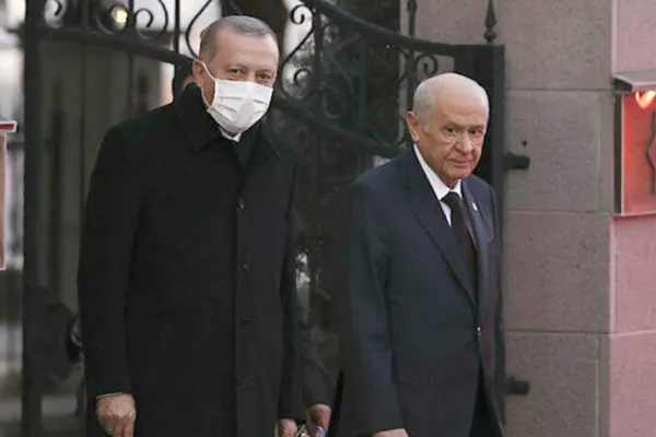 AKP-MHP darbe gücüyle ayakta kalıyor