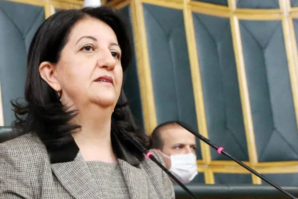 Onlarda oyunlar bitmez, bizde de çare tükenmez