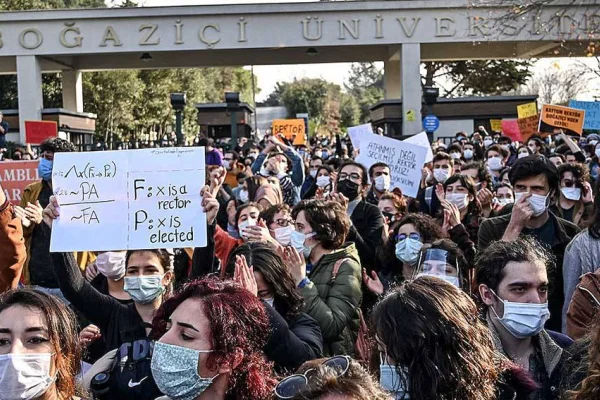 97 öğrenciye dava