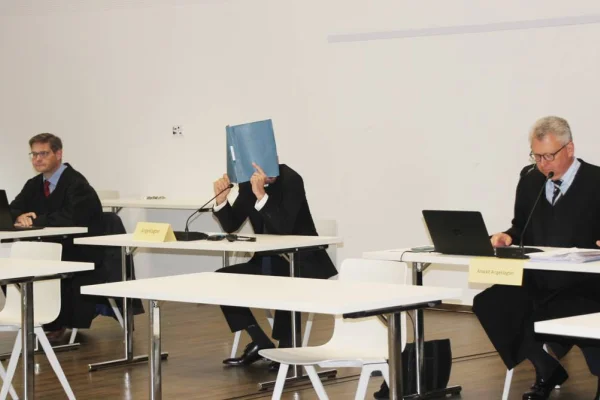 Katil tek değildi babası da oradaydı 