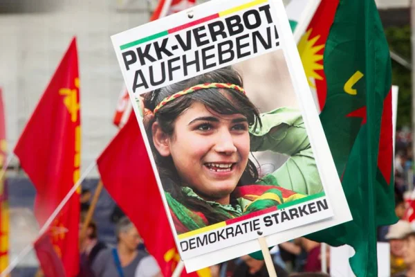 Ukrayna’da barışçıl Kürdistan’da işgalci