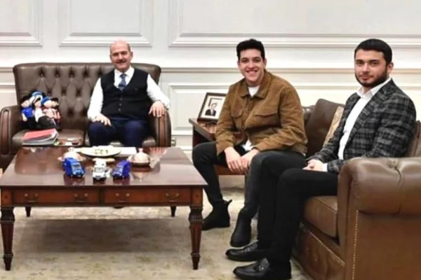 AKP dökülüyor
