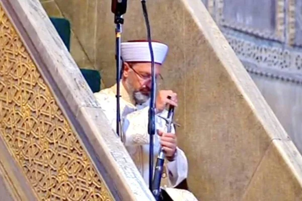 İslam'ın güzellemelere değil eleştiriye ihtiyacı var