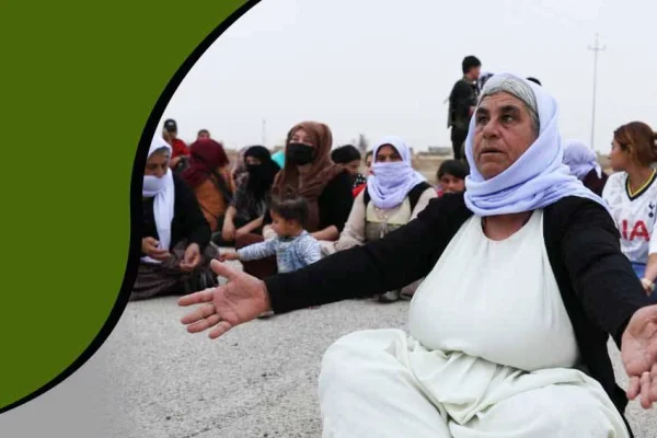 Yola oturan Êzîdî kadın