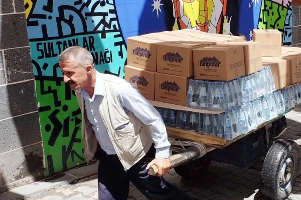 Açlıktan öleceğimize koronadan ölelim