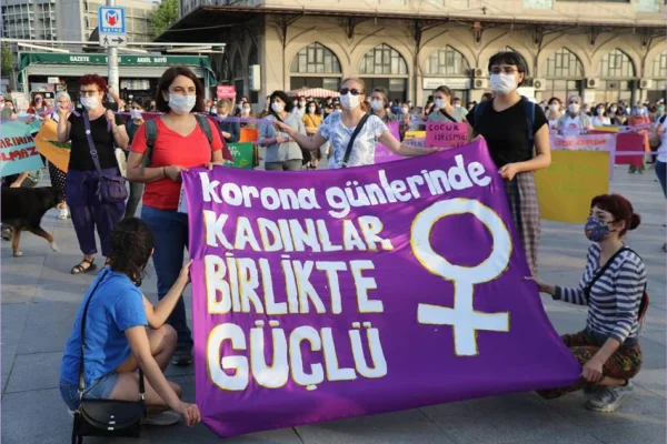 Örgütlenme azaldı, kadınlar yalnızlaşıyor 