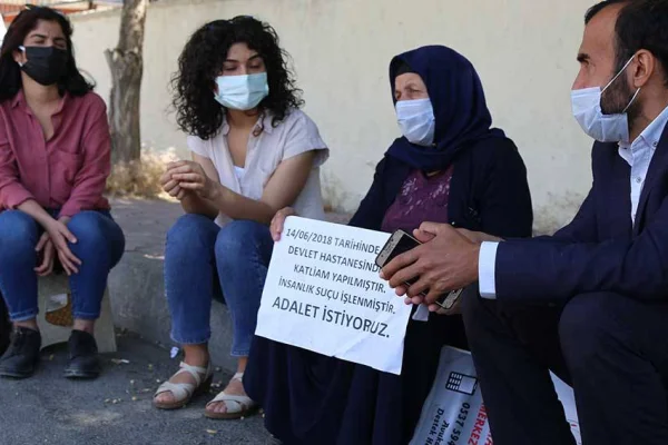 Şenyaşarlar yeniden adliye önünde
