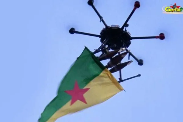 Ana Jet Üssü ilk kez vuruldu