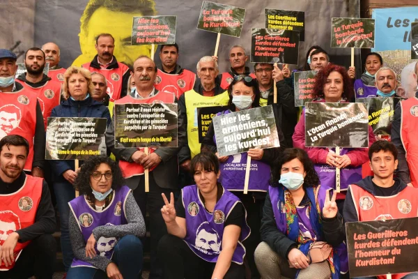 Birbirimizi ayakta tutmak zorundayız