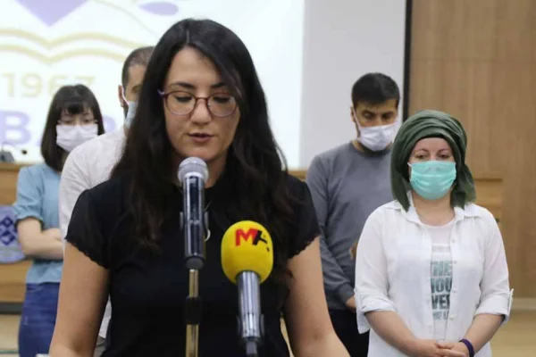 Kadın tutsaklara ince arama