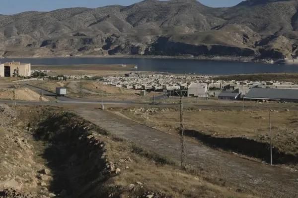 ‘Yeni Hasankeyf’ çöküyor
