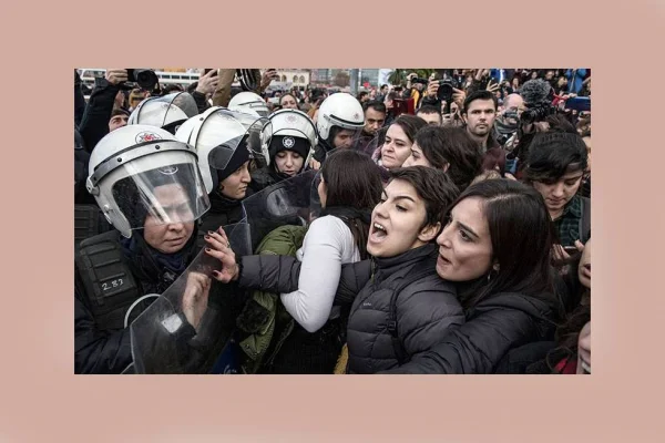 Las Tesis’e beraat