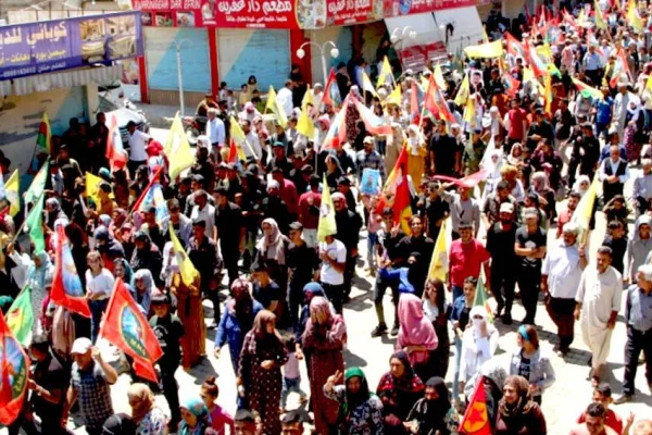Kobanê ayaktaydı