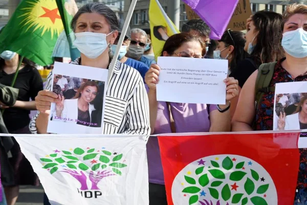 Avrupa'da halk Deniz için alanlardaydı