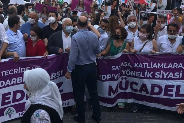 Saldırıya rağmen protesto