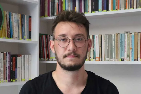 Ajanlık dayatmasına maske
