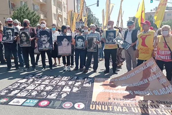 Sivas şehitlerini Pir Sultan çizgisinde anmak