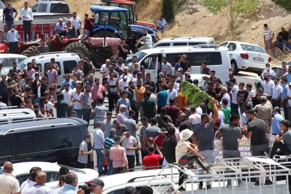 ‘Terörist’ sırası tütüncülerde