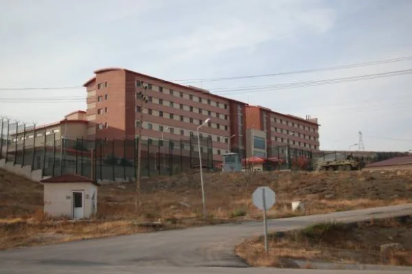 Tecavüz faillerine 15’er yıl hapis cezası 