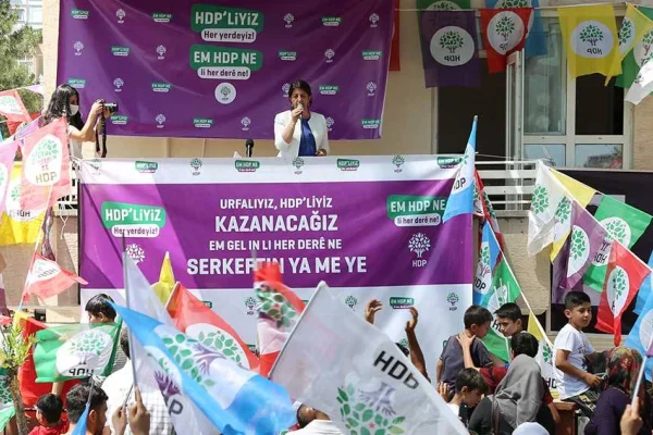 AKP ile masaya oturacak Kürt yok