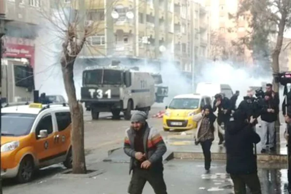 ‘Sokaklarda oluk oluk akan Kürt kanı’
