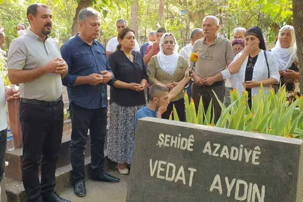 Vedat Aydın’ın mezarı başında anma