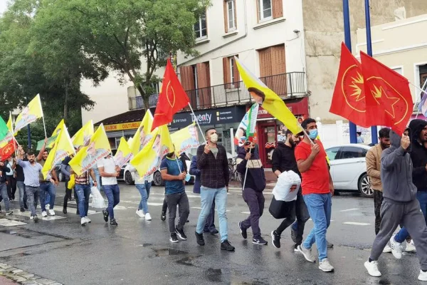 Gençlerden tecrit ve işgal protestosu