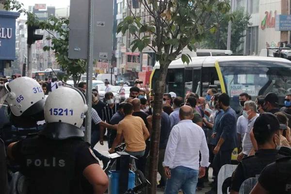 Katliam protestosuna 3 tutuklama