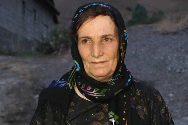 Annenin gözleri önünde işkence