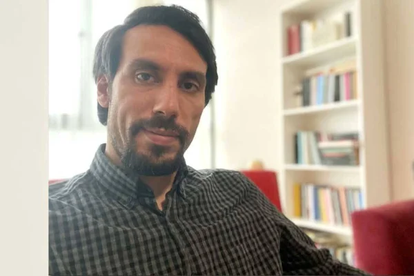 Yerleşikliğe meyleden dil, şiire dönüşmekten uzaktır
