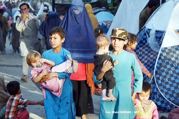 Taliban Gazne'yi ele geçirdi, hedef Kabil
