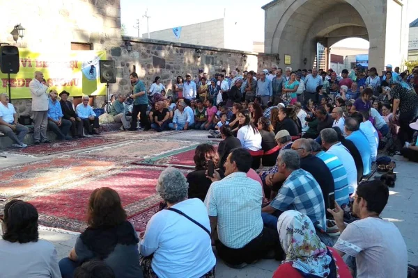 Aleviler Diyanet müdahalesine izin vermemelidir