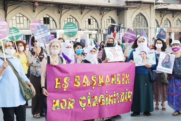 Kayyum atamaları protesto edildi