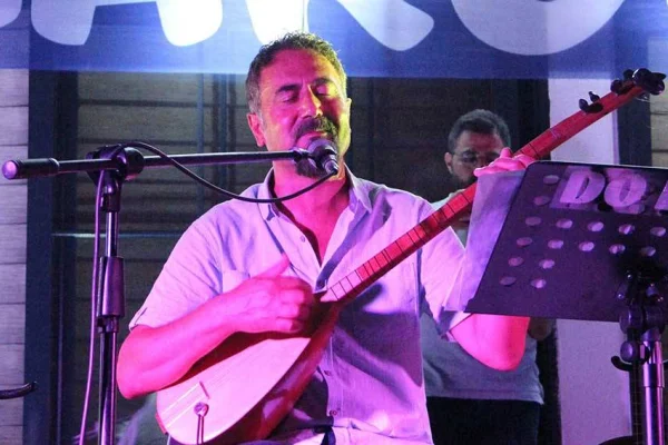 Mikail Aslan'dan müzik şöleni