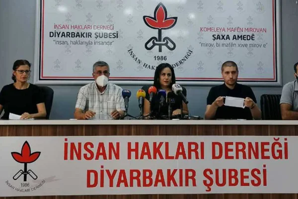 Tüm haklar ayaklar altında