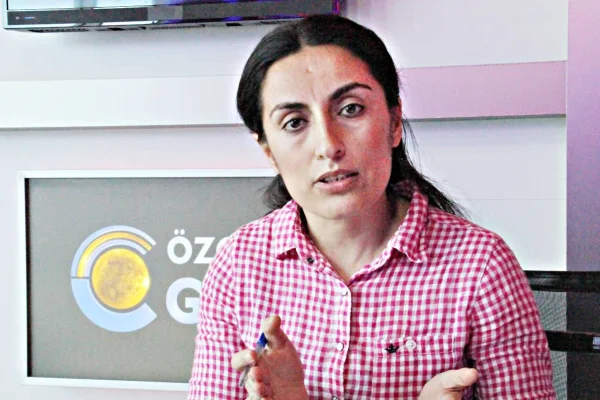 Gazeteci Kara da gözaltına alındı