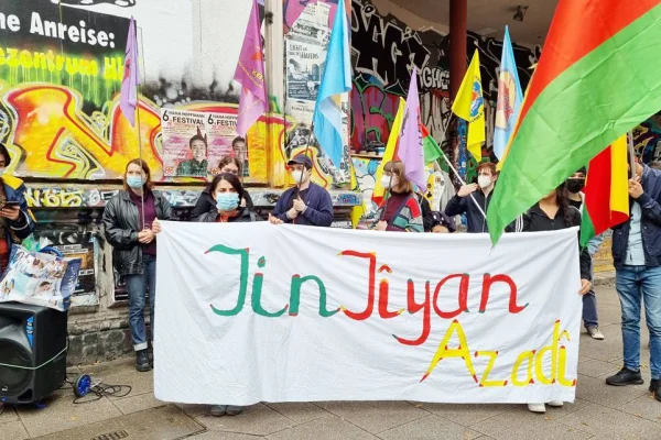 Hamburg ve Köln’de Öcalan eylemleri