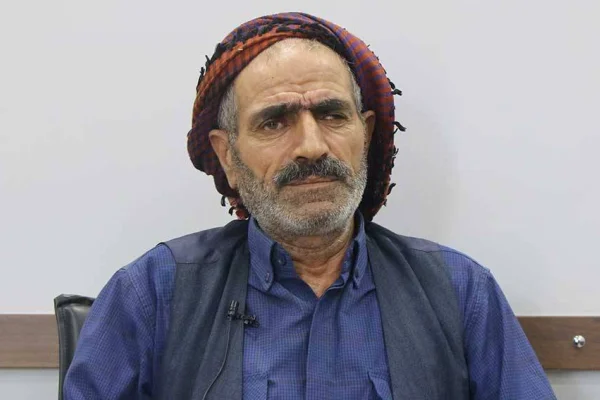 Açlık grevindeki oğlunu göremiyor