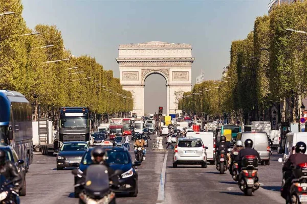 Paris’te hız sınırı 30 km’ye düşürüldü