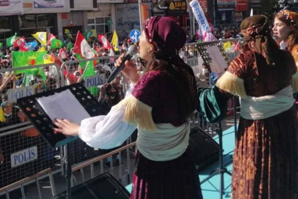 Van barış için toplandı