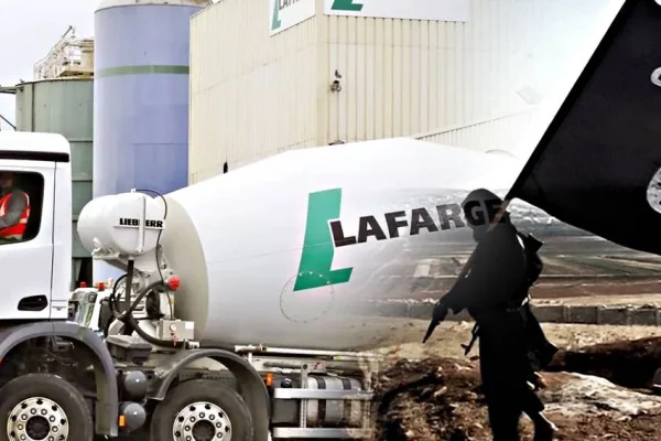 Fransa, Lafarge'ın DAİŞ'e desteğinden haberdarmış