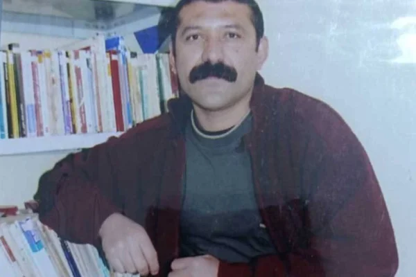 Evren gitti, Erdoğan geldi, O yine tutsak ve eylemde