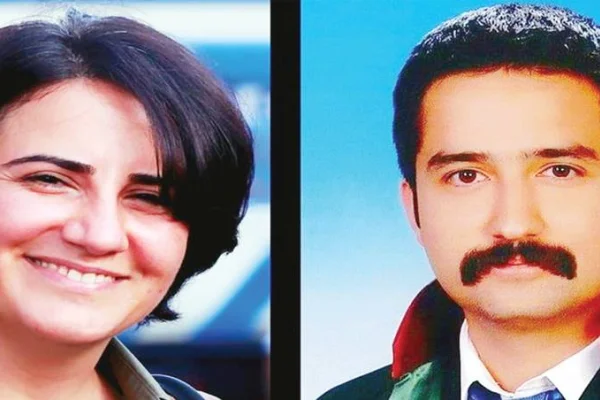 Ebru konuşmakta zorlanıyor