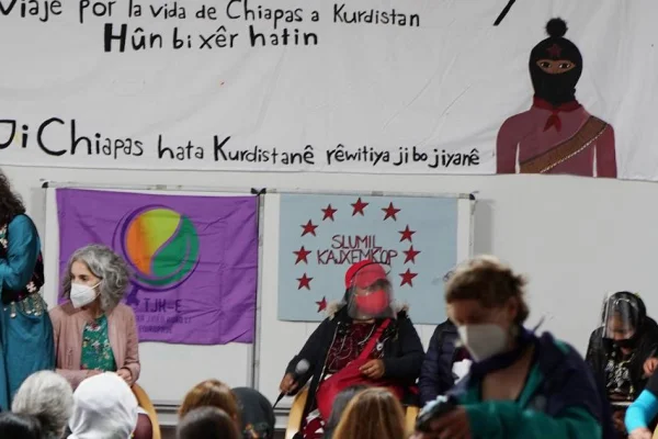 Zapatistalı kadınlar Kürt kadınlarıyla buluştu