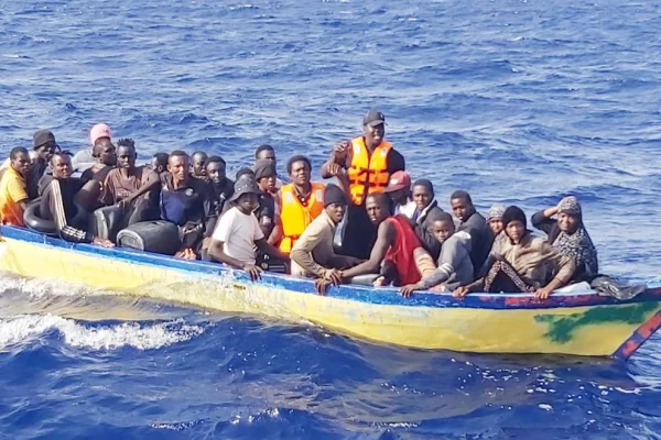 700'e yakın mülteciyi kurtardılar