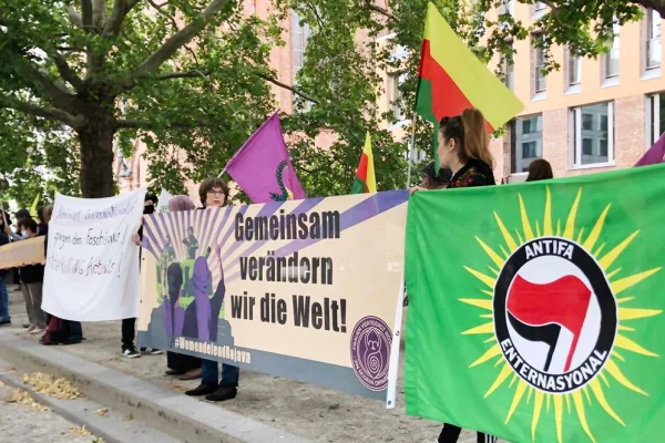 Cehenneme turist isteyen Çavuşoğlu’na protesto
